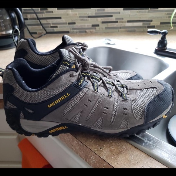 Merrell Other - lightly used Merrell shoes